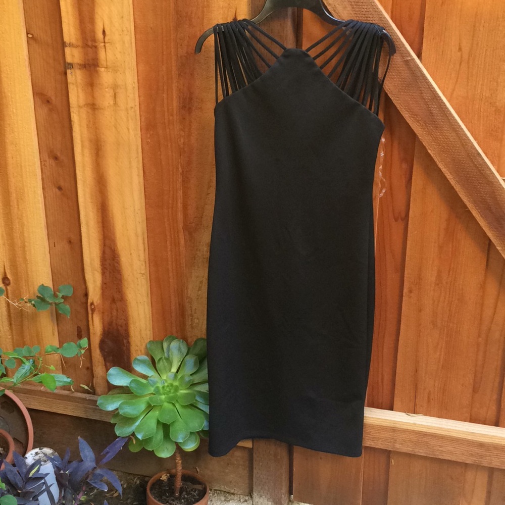 💃🏻 LIKE NEW Black Strappy HighNeck Sheath MIDI